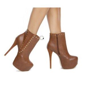 Y2K Sophia & Lee Vegan Leather Cognac Gold Studded Platform Heel Ankle Boots 9.5